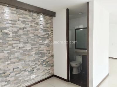 Apartamento de 3 alcobas en arriendo en El Poblado, Medellín, 135 m² · foto 7 de 18