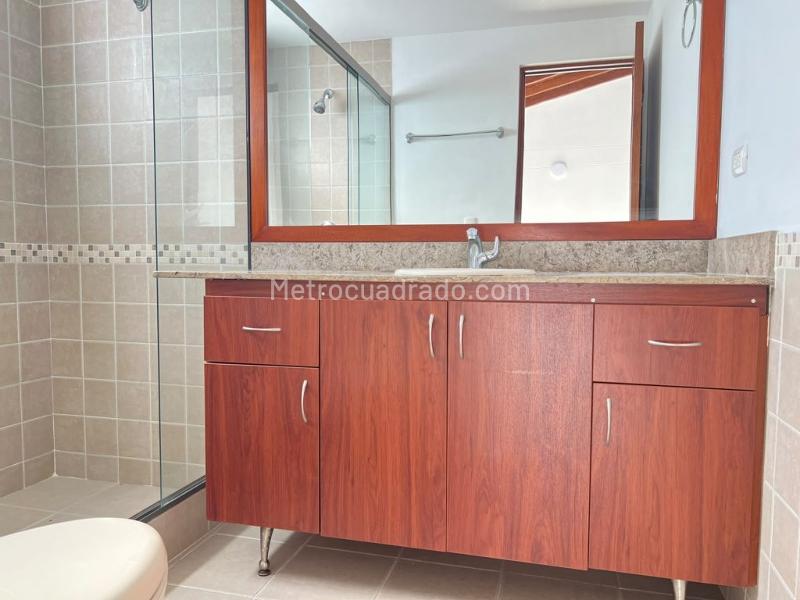 Casa en Arriendo, Loma Benedictinos, Envigado - Więcej