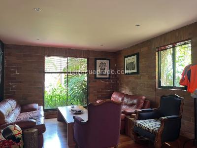 Casa de 3 alcobas en arriendo en Las Brujas, Envigado, 201 m² · foto 3 de 16