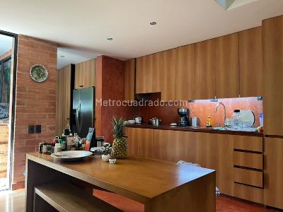 Casa de 3 alcobas en arriendo en Las Brujas, Envigado, 201 m² · foto 6 de 16