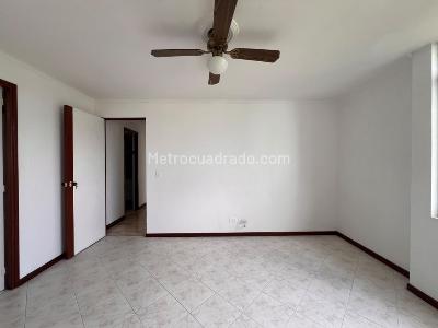 Apartamento de 2 alcobas en venta en El Poblado, Medellín, 82 m² · foto 10 de 12