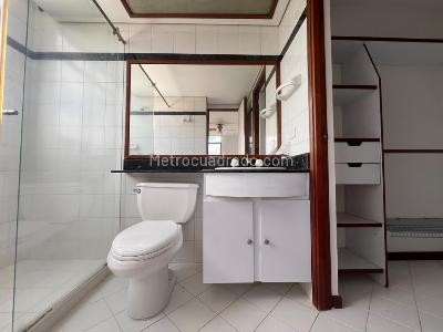 Apartamento de 2 alcobas en venta en El Poblado, Medellín, 82 m² · foto 12 de 12