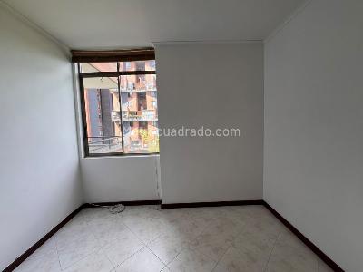 Apartamento de 2 alcobas en venta en El Poblado, Medellín, 82 m² · foto 7 de 12