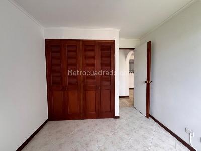 Apartamento de 2 alcobas en venta en El Poblado, Medellín, 82 m² · foto 8 de 12