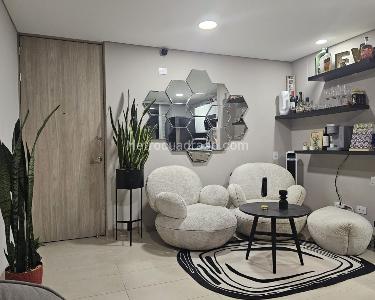 Apartamento de 3 alcobas en venta en San Jose, Sabaneta, 66 m² · foto 3 de 11