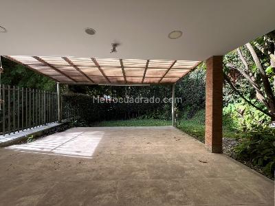 Casa de 3 alcobas en venta en Zona 5, Envigado, 218 m² · foto 10 de 20