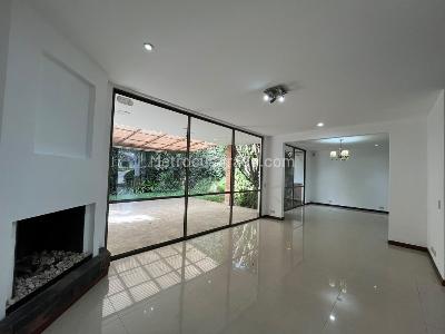 Casa de 3 alcobas en venta en Zona 5, Envigado, 218 m² · foto 11 de 20