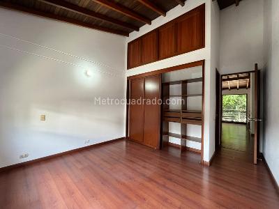Casa de 3 alcobas en venta en Zona 5, Envigado, 218 m² · foto 7 de 20