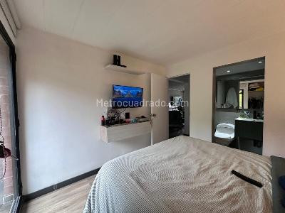Apartamento de 2 alcobas en venta en El Poblado, Medellín, 80 m² · foto 13 de 19