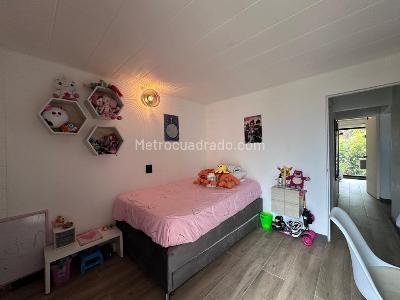 Apartamento de 2 alcobas en venta en El Poblado, Medellín, 80 m² · foto 15 de 19