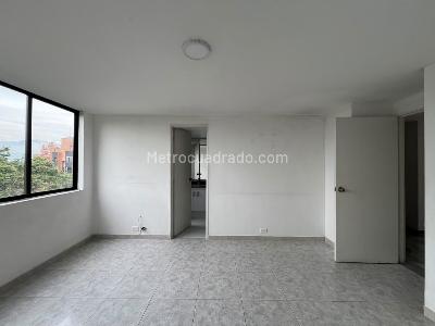 Apartamento de 3 alcobas en venta en El Poblado, Medellín, 138 m² · foto 14 de 15