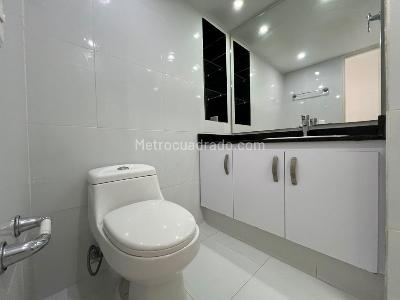 Apartamento de 3 alcobas en venta en El Poblado, Medellín, 138 m² · foto 3 de 15