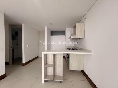 Apartamento de 2 alcobas en venta en Aves Maria, Sabaneta, 74 m² · foto 4 de 13