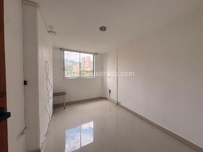 Apartamento de 3 alcobas en venta en Cañaveralejo, Sabaneta, 86 m² · foto 10 de 12