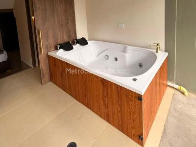Casa de 1 alcoba en venta en Lleras, Medellín, 350 m² · foto 8 de 13