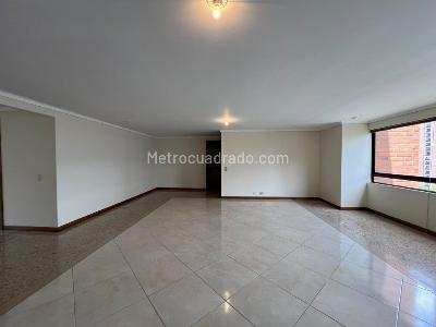 Apartamento de 4 alcobas en venta en El Poblado, Medellín, 230 m² · foto 13 de 16