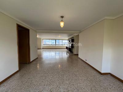 Apartamento de 4 alcobas en venta en El Poblado, Medellín, 230 m² · foto 14 de 16