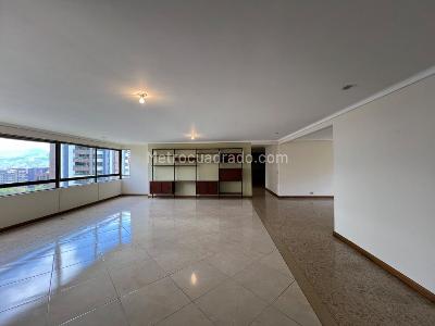 Apartamento de 4 alcobas en venta en El Poblado, Medellín, 230 m² · foto 15 de 16