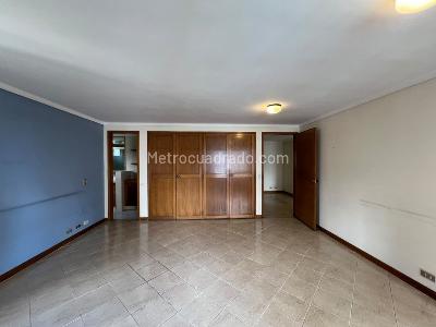 Apartamento de 4 alcobas en venta en El Poblado, Medellín, 230 m² · foto 3 de 16