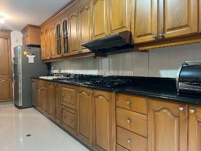 Casa de 4 alcobas en arriendo en Zona 5, Envigado, 219 m² · foto 13 de 20