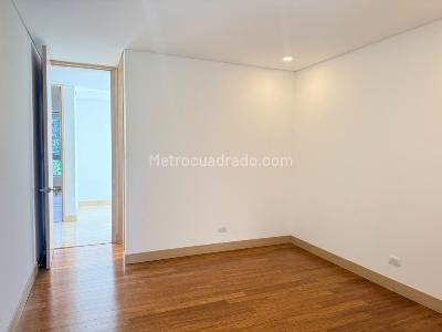 Apartamento de 3 alcobas en venta en El Poblado, Medellín, 272 m² · foto 18 de 19
