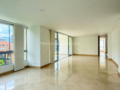 Apartamento de 3 alcobas en venta en El Poblado, Medellín, 272 m² · foto 8 de 19
