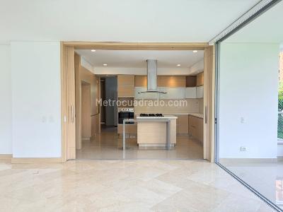 Apartamento de 3 alcobas en venta en El Poblado, Medellín, 272 m² · foto 9 de 19