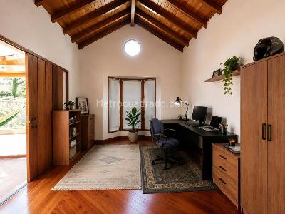 Casa de 3 alcobas en arriendo en Via Acuarela, Envigado, 340 m² · foto 15 de 20