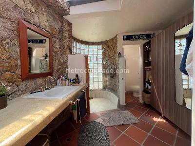 Casa de 3 alcobas en arriendo en Via Acuarela, Envigado, 340 m² · foto 16 de 20