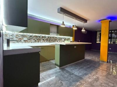 Casa de 1 alcoba en venta en El Poblado, Medellín, 220 m² · foto 3 de 9