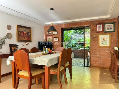 Casa de 3 alcobas en venta en Zona 5, Envigado, 166 m² · foto 4 de 19