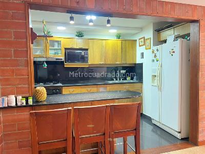 Casa de 3 alcobas en venta en Zona 5, Envigado, 166 m² · foto 6 de 19