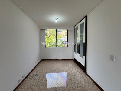 Apartamento de 3 alcobas en venta en El Poblado, Medellín, 156 m² · foto 3 de 14