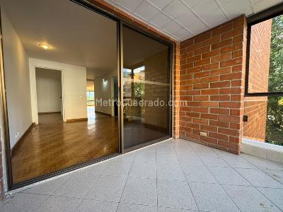 Apartamento de 3 alcobas en venta en El Poblado, Medellín, 197 m² · foto 17 de 17