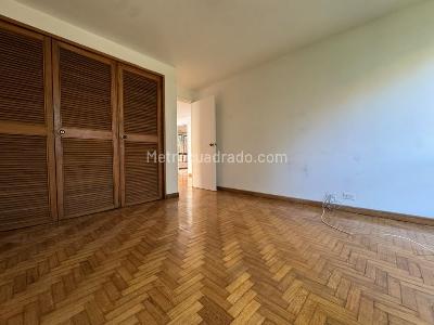 Apartamento de 3 alcobas en venta en El Poblado, Medellín, 197 m² · foto 9 de 17