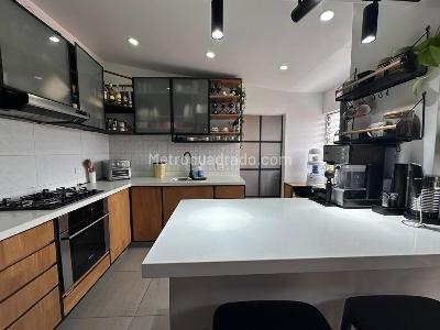 Apartamento de 2 alcobas en venta en Los Balsos, Medellín, 84 m² · foto 10 de 18
