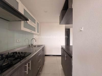 Apartamento en arriendo en Calle Larga, Sabaneta · foto 6 de 14