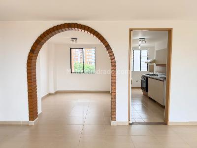 Apartamento de 2 alcobas en venta en El Poblado, Medellín, 86 m² · foto 4 de 15