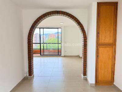 Apartamento de 2 alcobas en venta en El Poblado, Medellín, 86 m² · foto 6 de 15