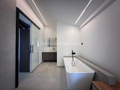 Casa en arriendo en El Poblado, Medellín · foto 11 de 18