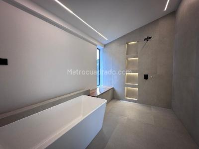 Casa en arriendo en El Poblado, Medellín · foto 12 de 18