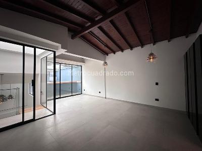 Casa en arriendo en El Poblado, Medellín · foto 3 de 18