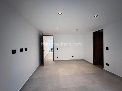 Casa en arriendo en El Poblado, Medellín · foto 8 de 18