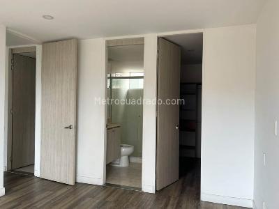 Apartamento de 1 alcoba en arriendo en El Poblado, Medellín, 80 m² · foto 5 de 10