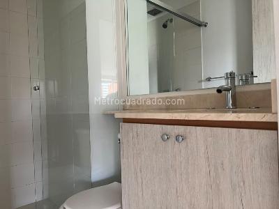 Apartamento de 1 alcoba en arriendo en El Poblado, Medellín, 80 m² · foto 9 de 10