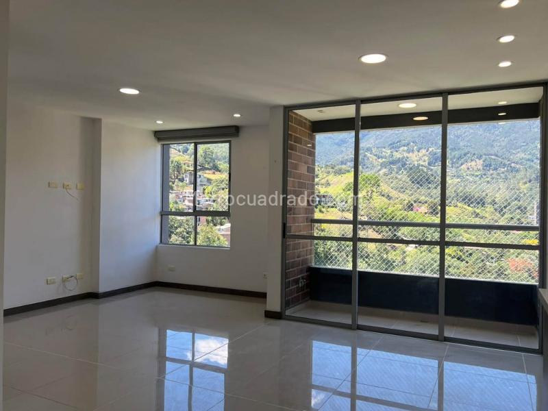 Apartamento en Arriendo, Camino Verde, Envigado
