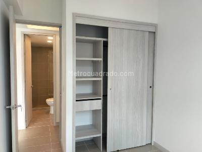 Apartamento de 2 alcobas en arriendo en El Poblado, Medellín, 60 m² · foto 13 de 15