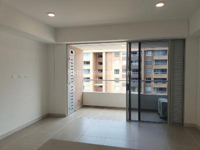 Apartamento de 2 alcobas en arriendo en El Poblado, Medellín, 60 m² · foto 2 de 15