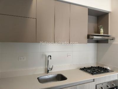 Apartamento de 2 alcobas en arriendo en El Poblado, Medellín, 60 m² · foto 7 de 15
