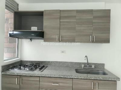 Apartamento de 1 alcoba en arriendo en El Poblado, Medellín, 36 m² · foto 2 de 11
